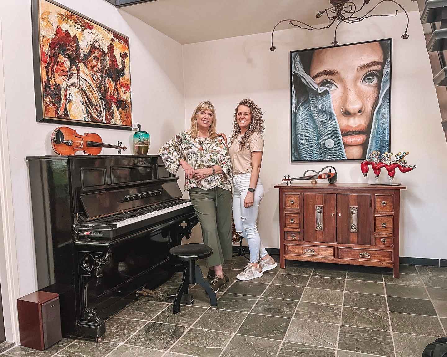 Emily & Ellen