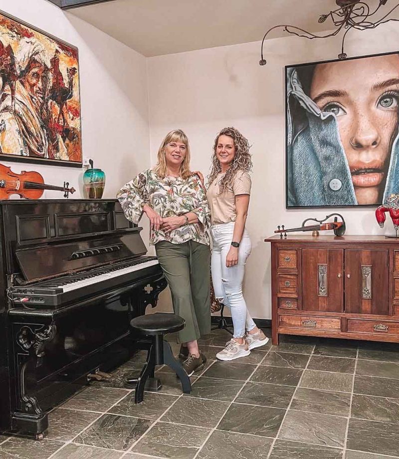 Emily & Ellen